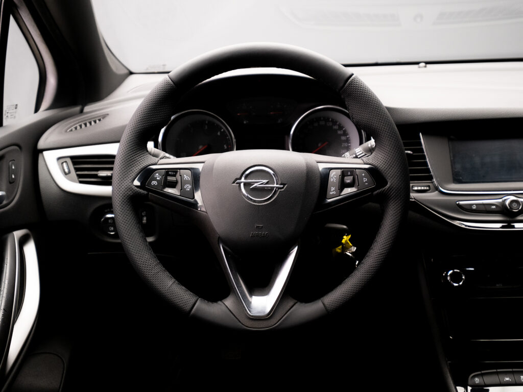 Equipamiento de Opel Astra