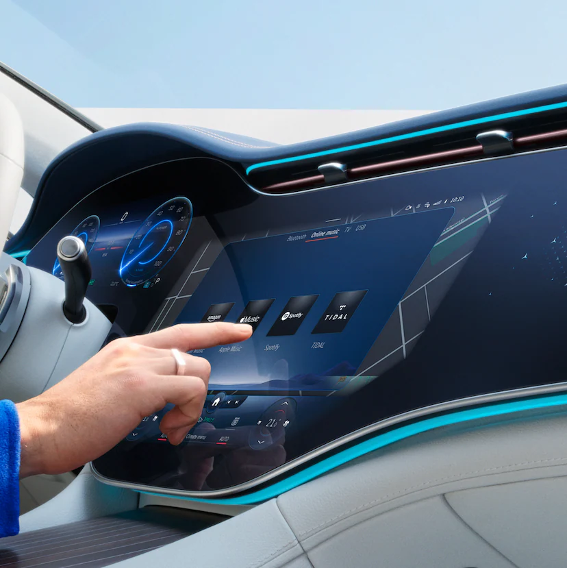 ¿Cuáles son los extras digitales de Mercedes?