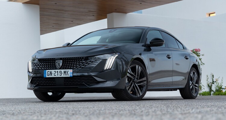 coche-hibrido-peugeot